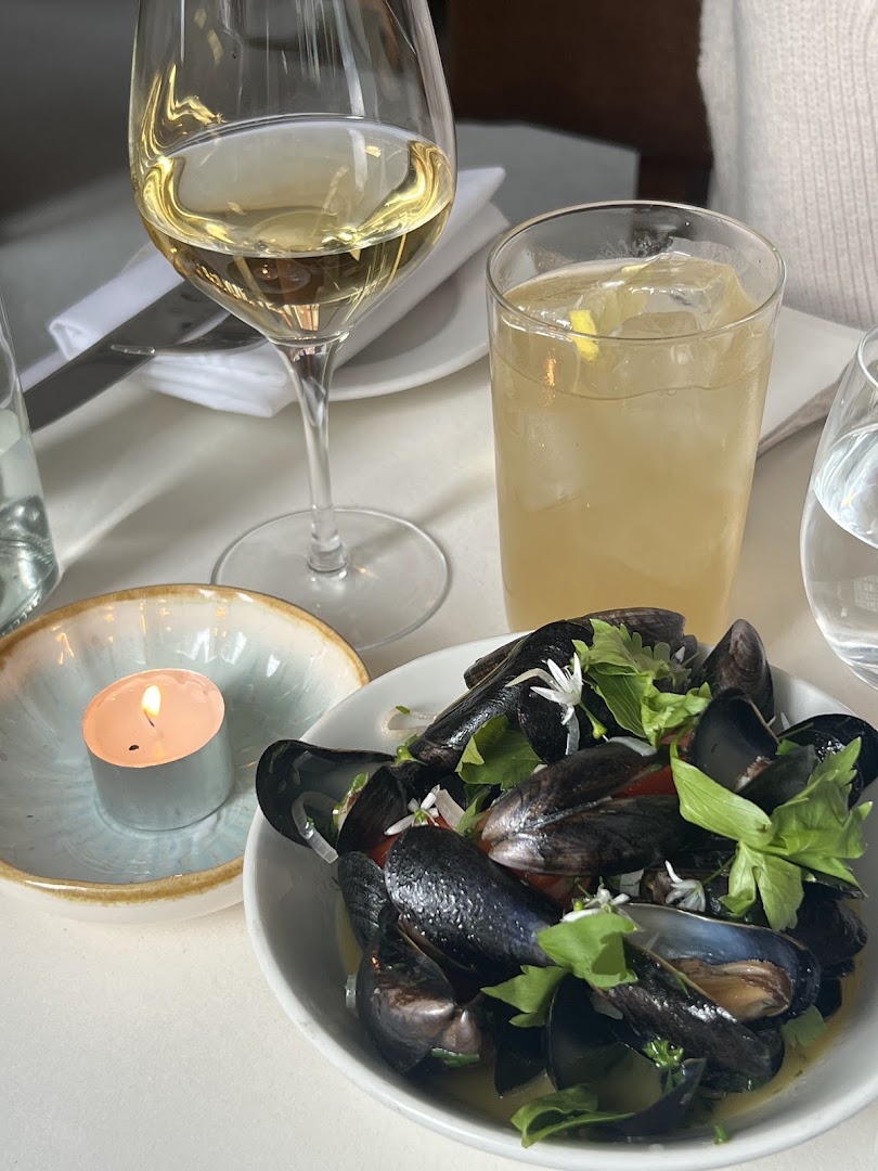 Winsome: appetizing food and drink presentation