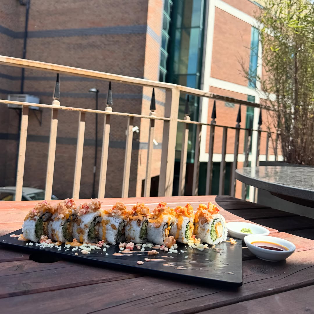 Bamboo Pan Asian: appetizing food photo on terrace