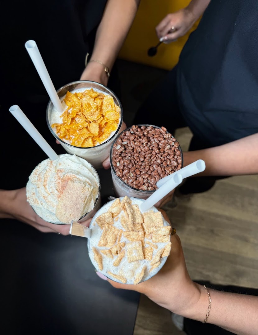 Davey's: appetizing photo of restaurant drinks