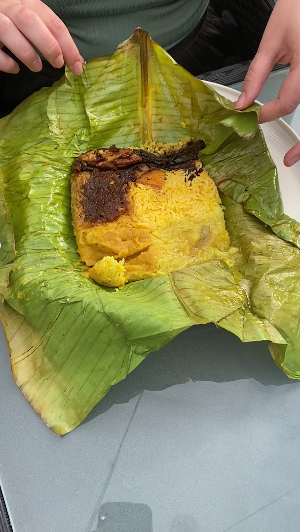 Dinithi: appetizing photo of restaurant food