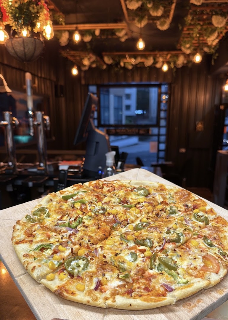 Fireleaf Tonic: appetizing food photo with atmosphere