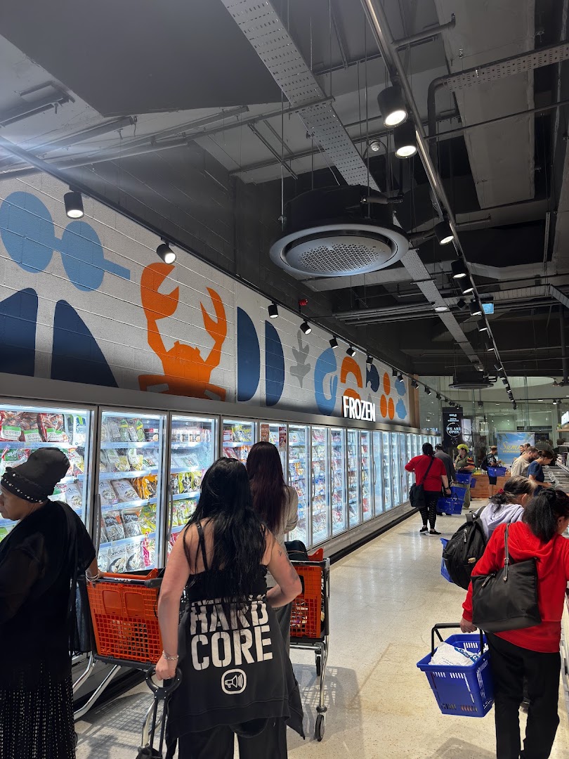 Oseyo: clear view of shop interior