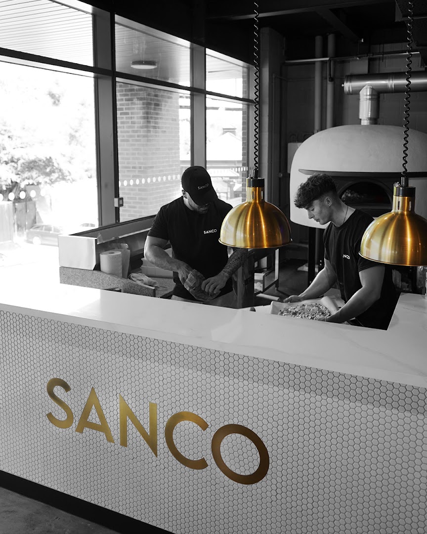Sanco: professional photo of staff working