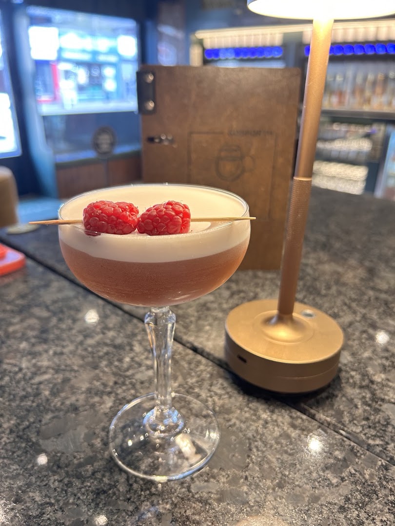 Say When: appealing cocktail photo for bar