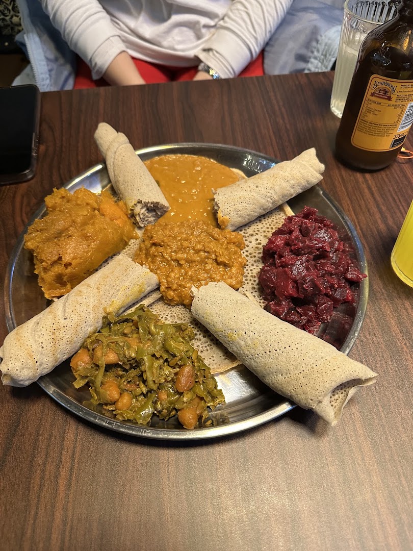 Lula's Ethiopian Café & Deli: appetizing photo of Ethiopian food