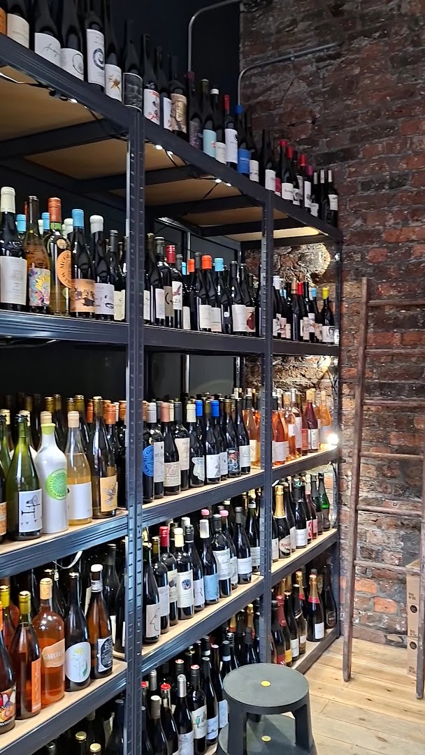 Barks Wine Shop: clear display of wine selection