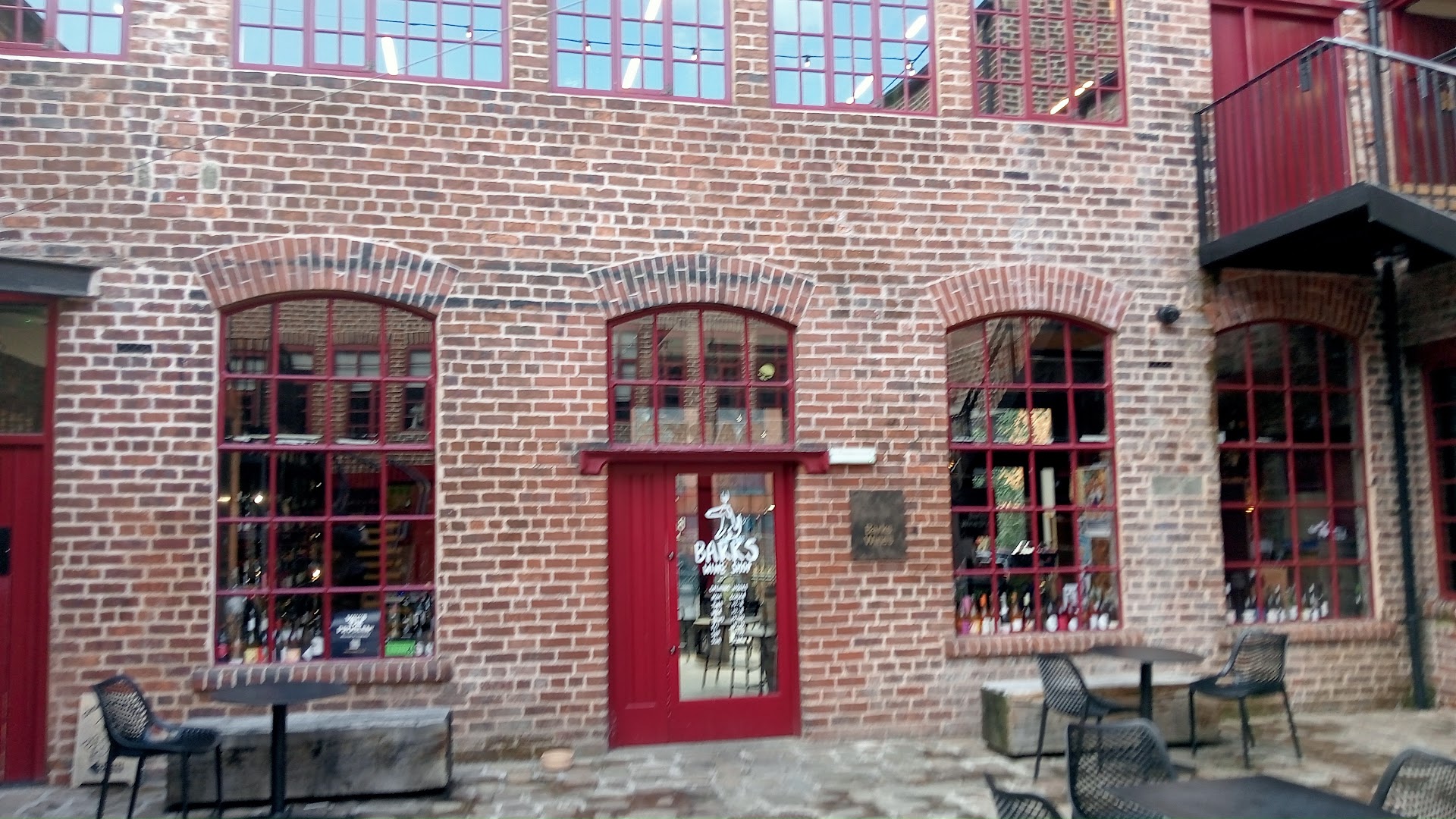 Barks Wine Shop: clear exterior shot of venue