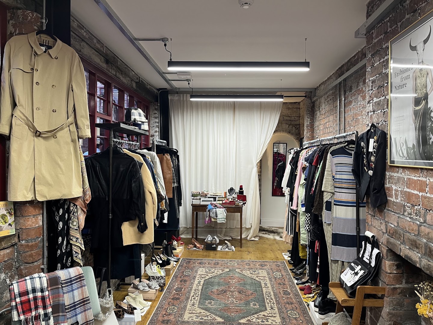 Clothes the Loop: clear, professional shop interior view