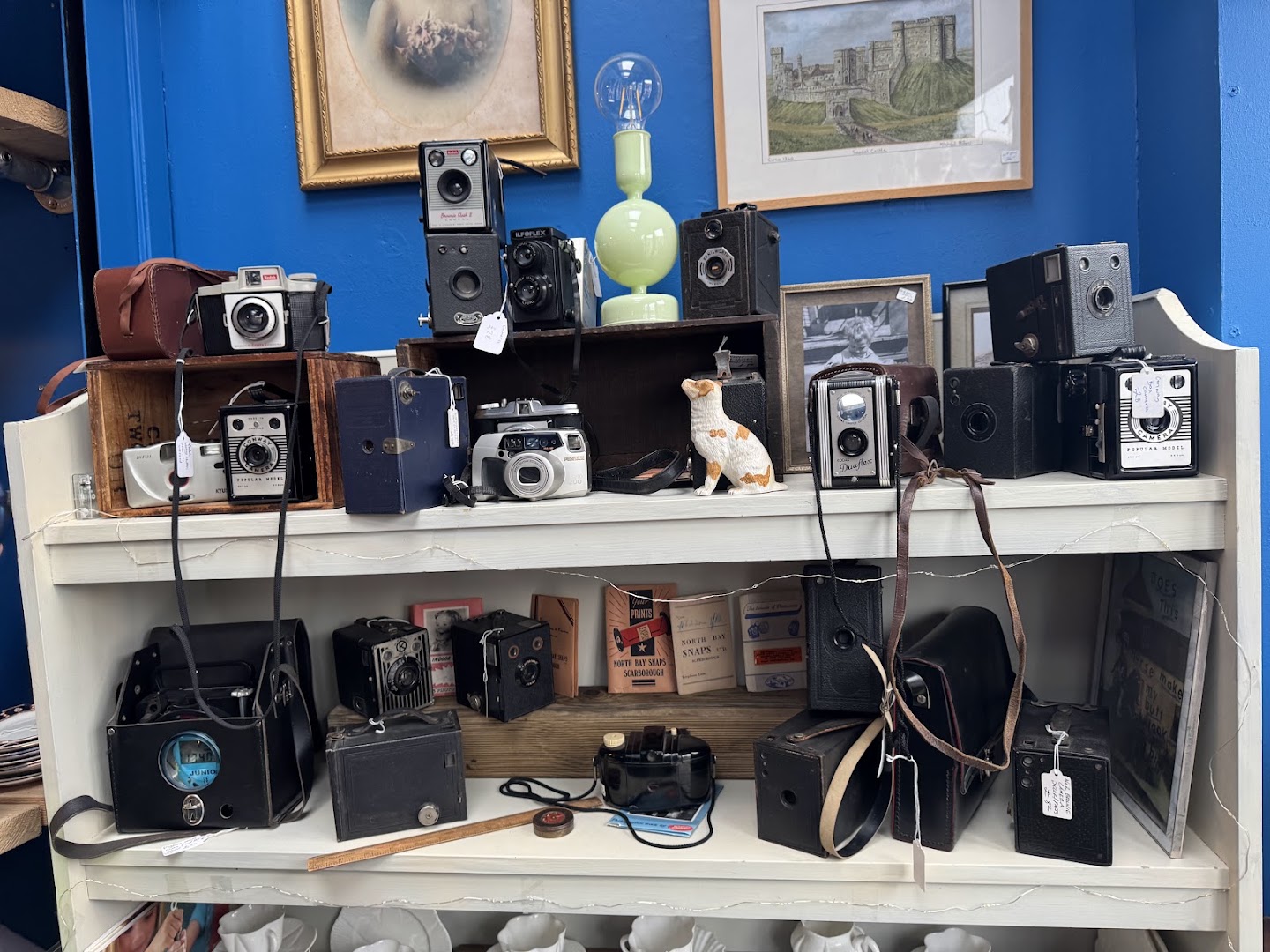 Cool Stuff Vintage: clear display of vintage products