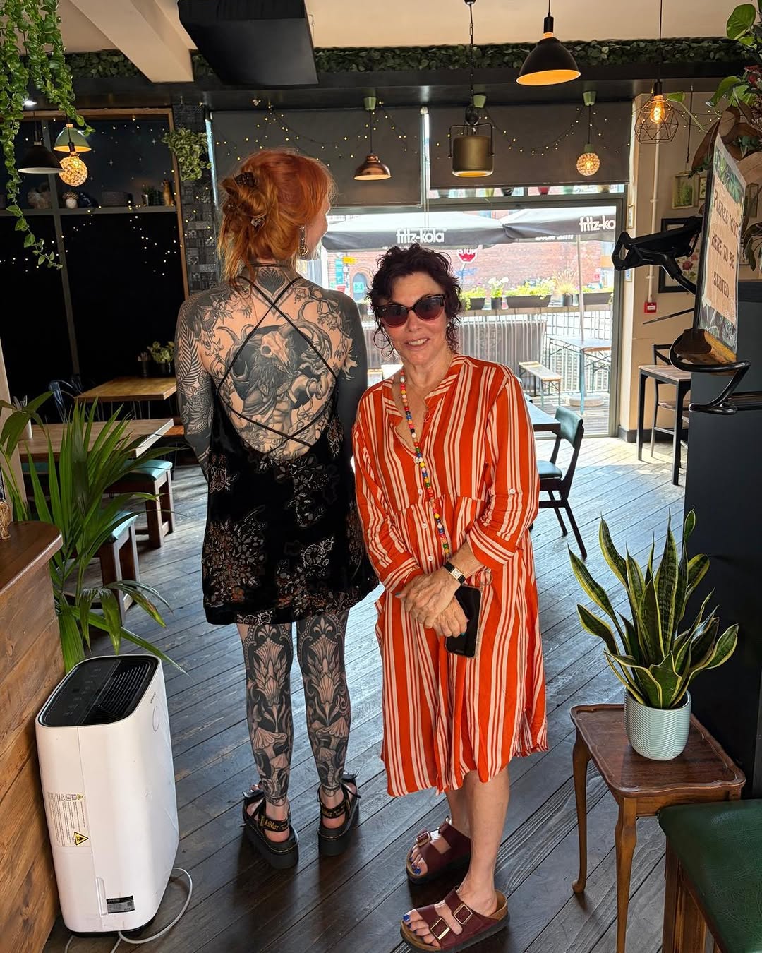 Groke Coffee: venue atmosphere and customers