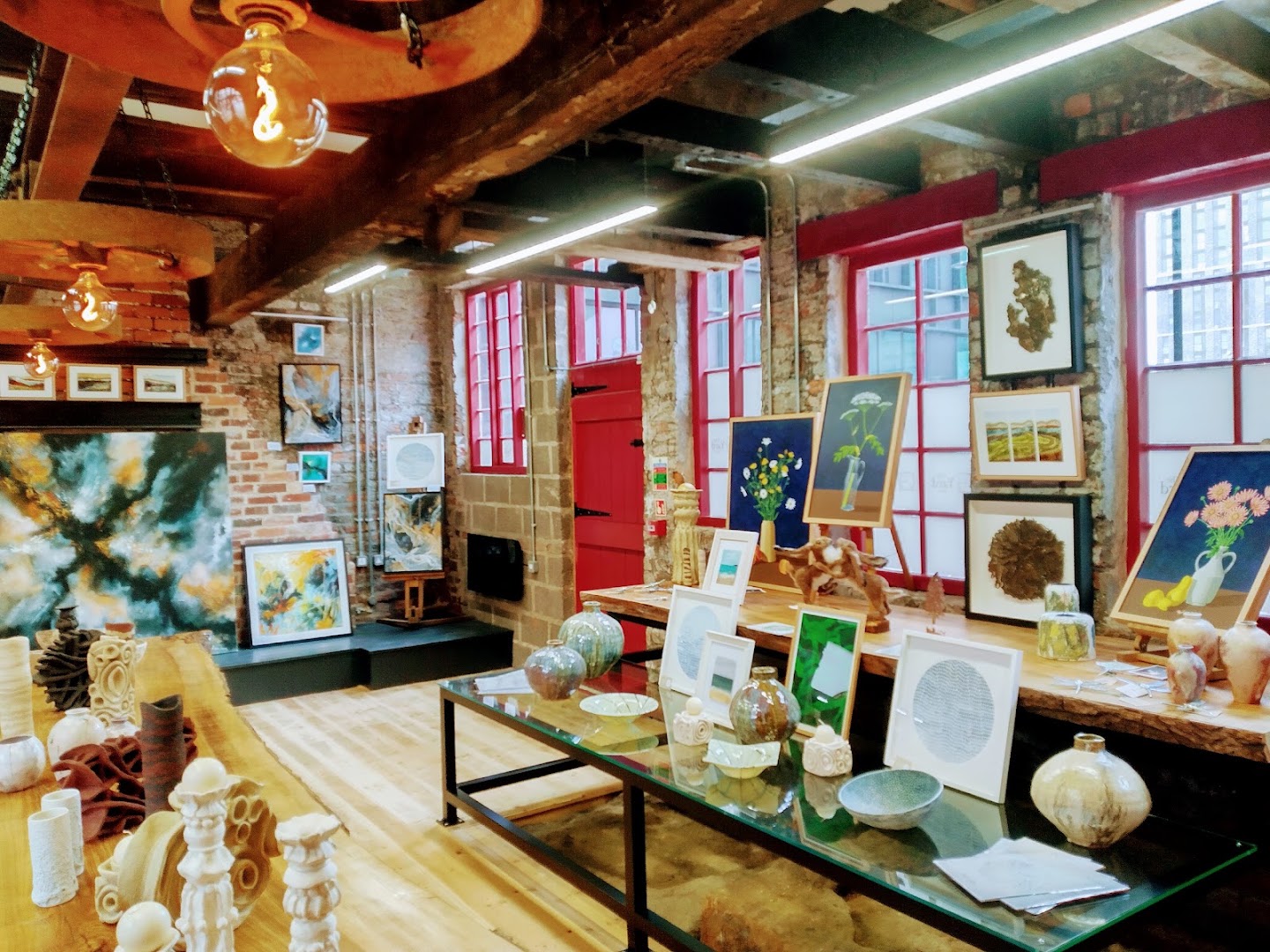 Leah's Yard: shop interior and products