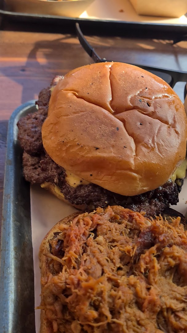 MEAT Smokehouse: appetizing photo of restaurant food