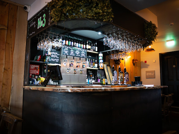 No3 Sharrow: clear, professional shot of bar