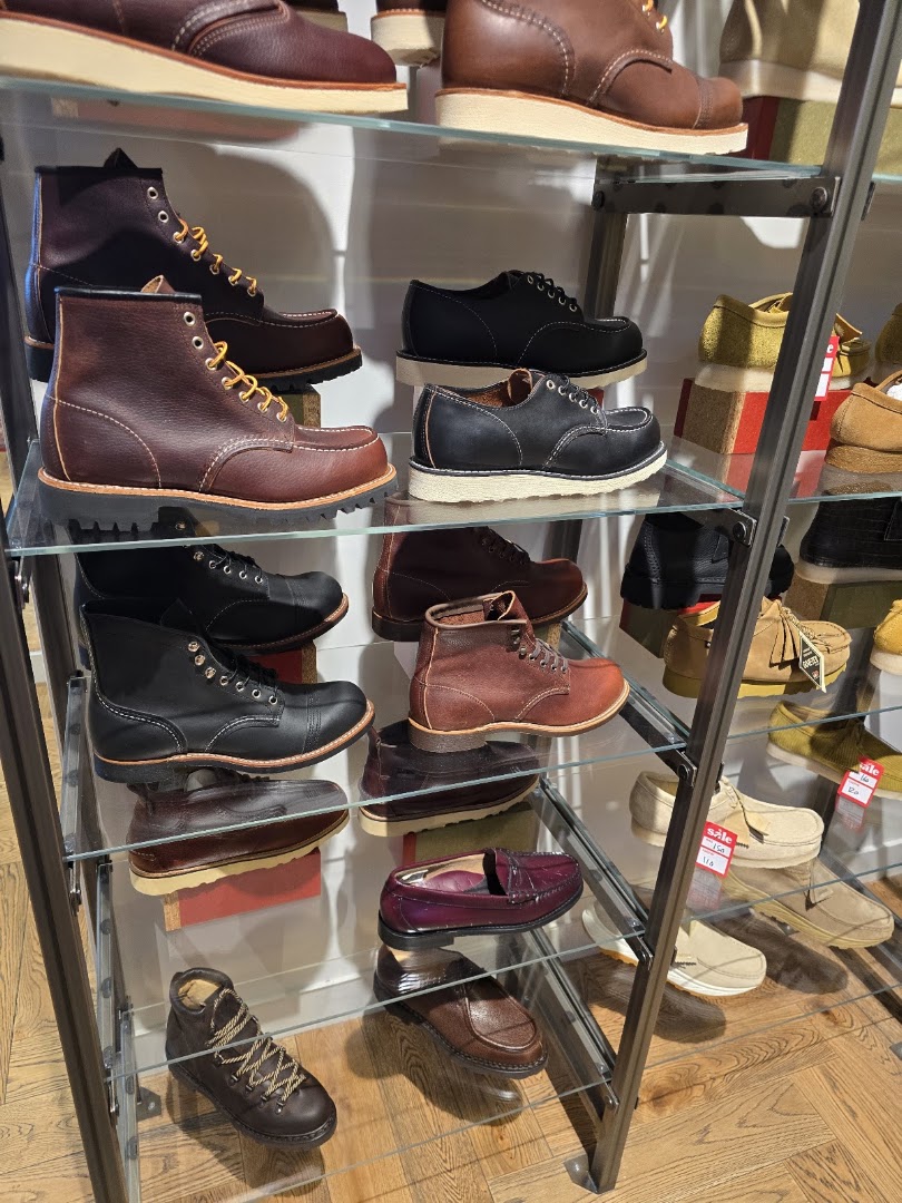 Yards Store: clear display of shop products
