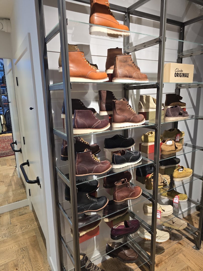 Yards Store: clear display of shop products
