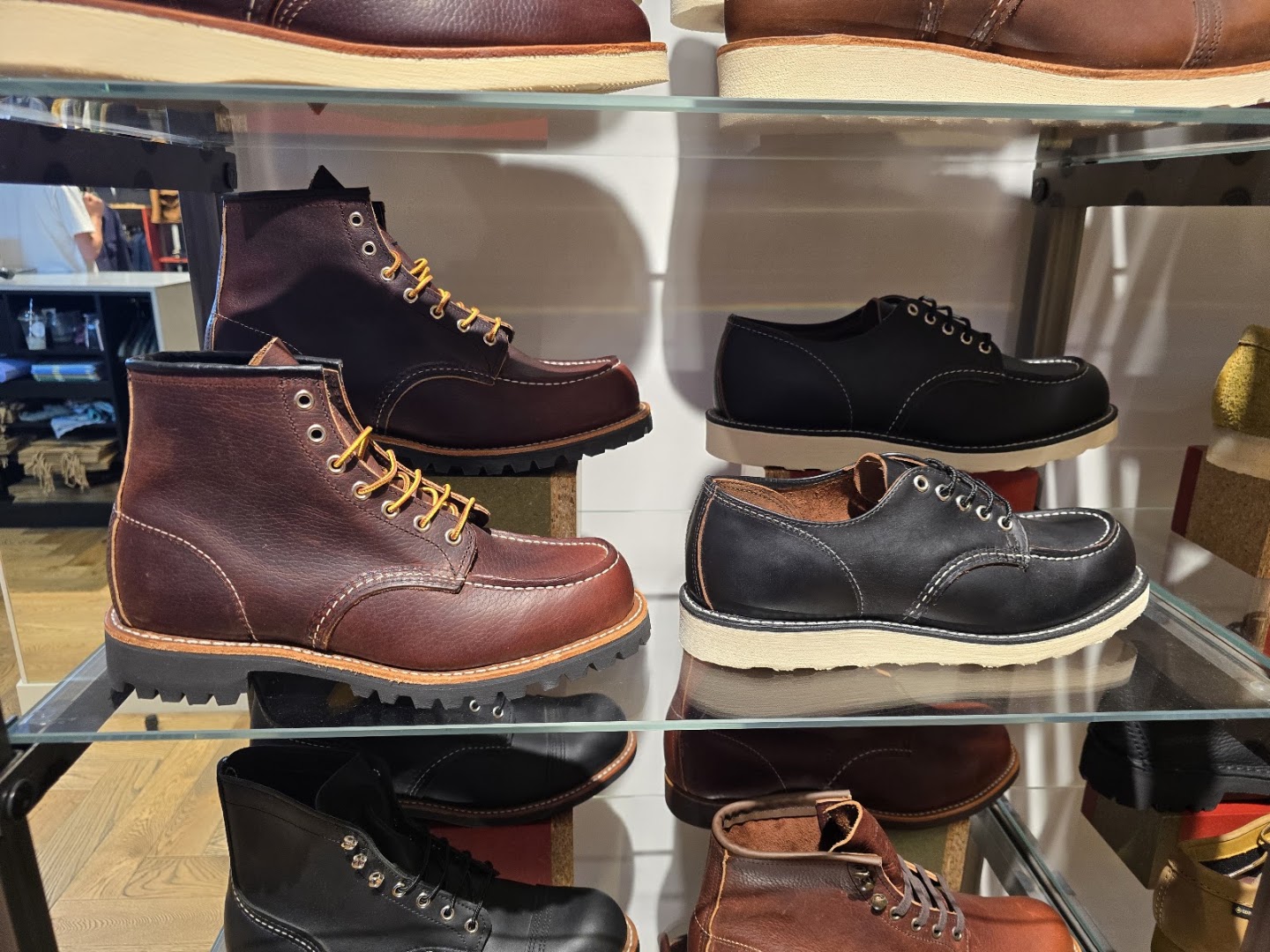 Yards Store: clear display of shop products