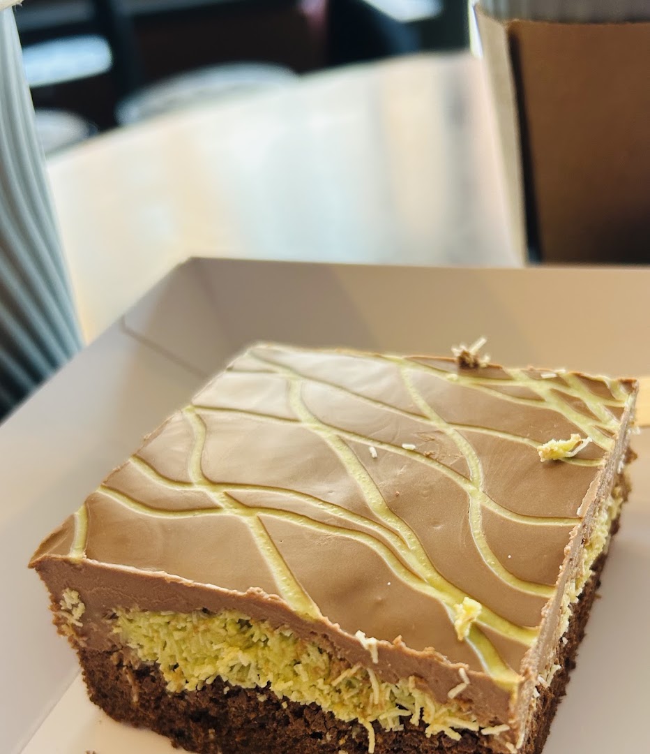 V's Artisan Kitchen: appetizing photo of food item