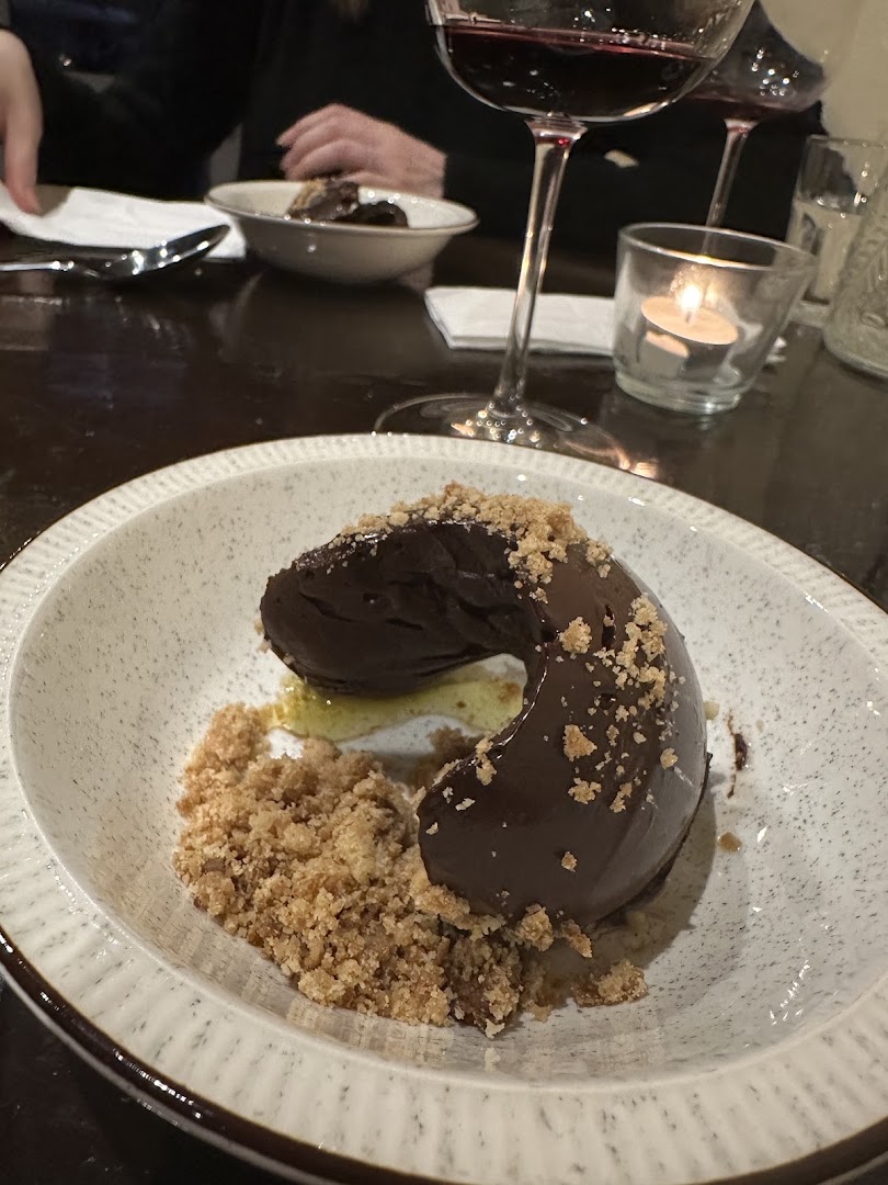 WET: appetizing photo of dessert