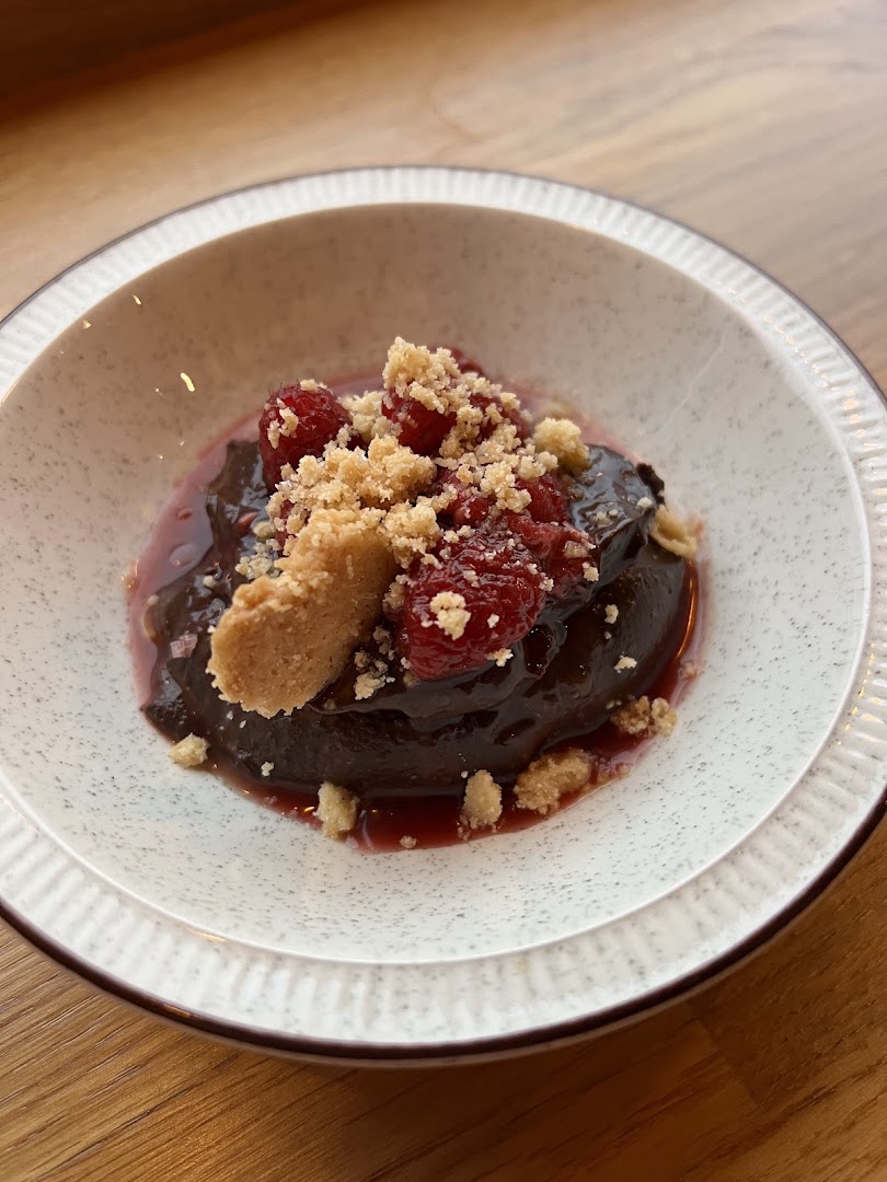 WET: appetizing photo of a dessert