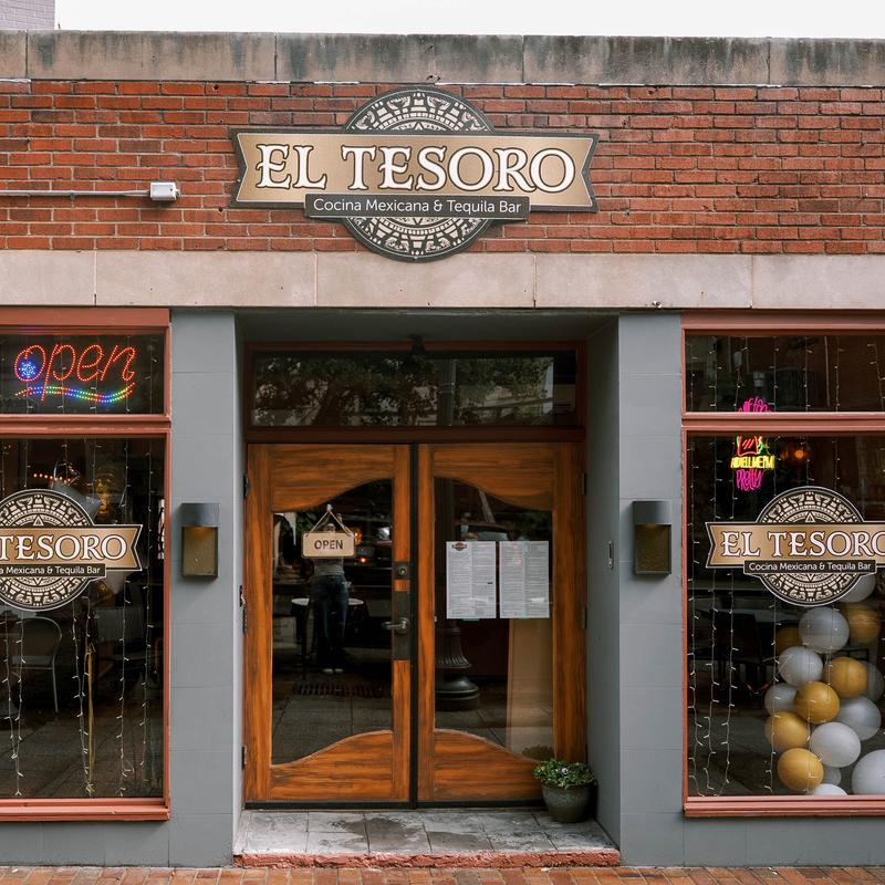 El Tesoro: clear, professional exterior shot