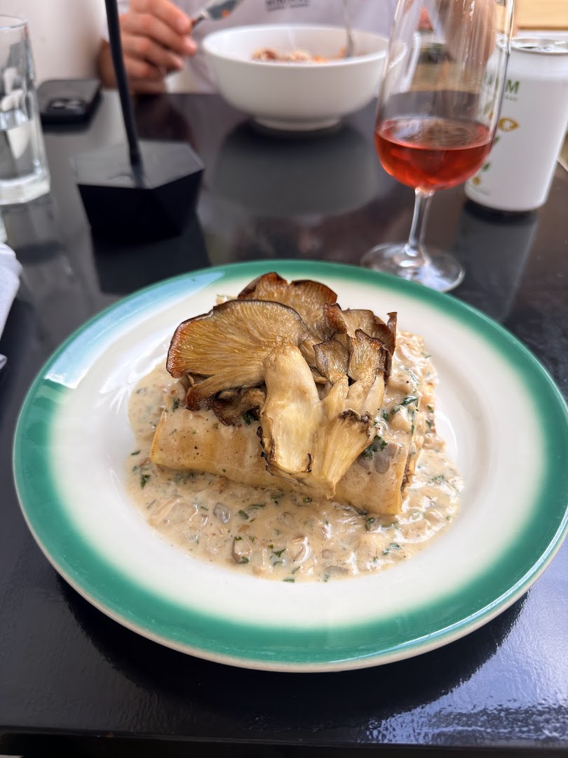 Finest: appetizing, high-quality food photography