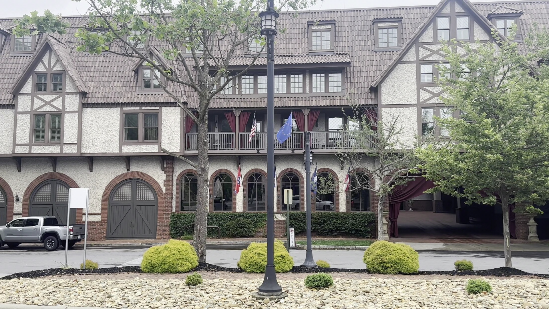 Grand Bohemian Lodge Asheville: clear exterior view of hotel