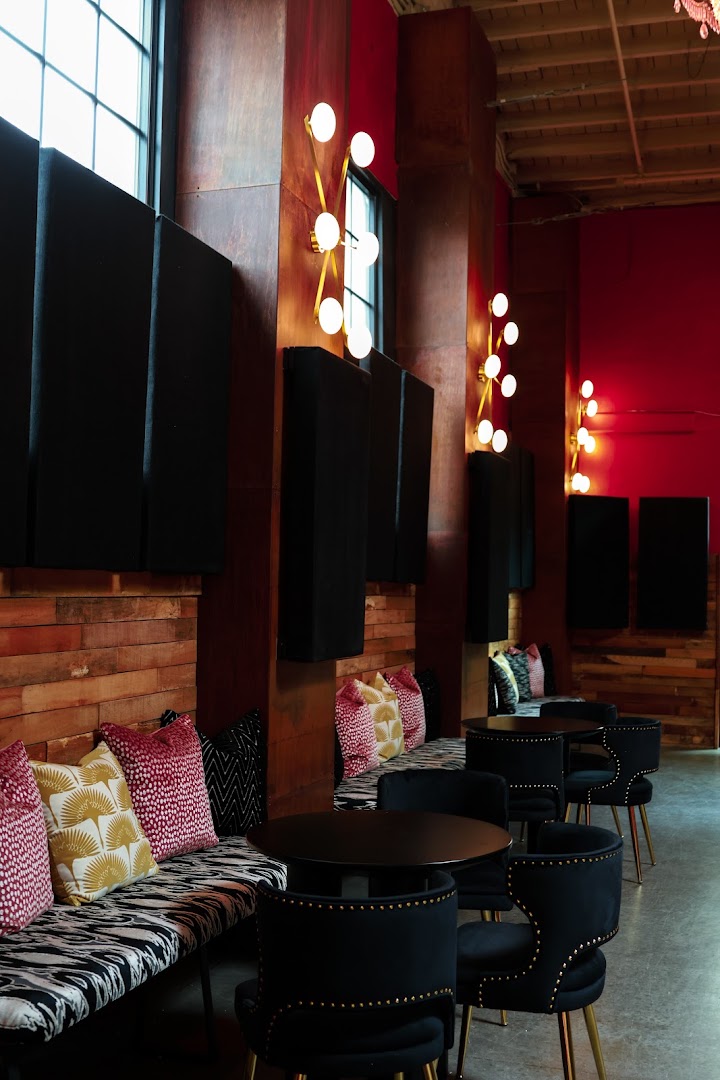 NightShade: high quality interior atmosphere shot