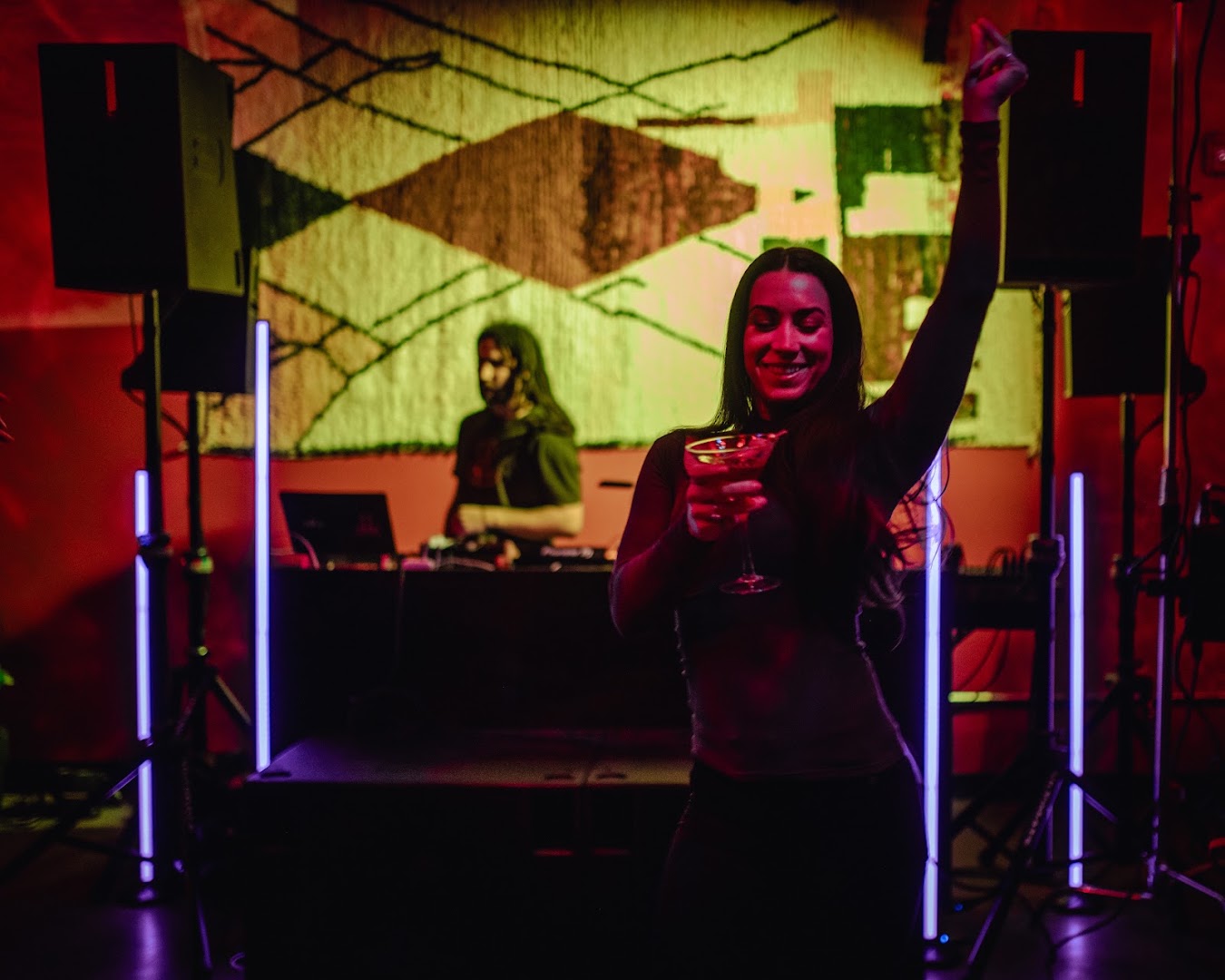 NightShade: vibrant bar atmosphere well