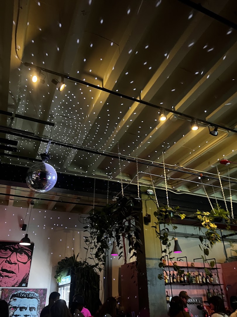 VOWL Bar at DSSOLVR: venue's vibrant atmosphere