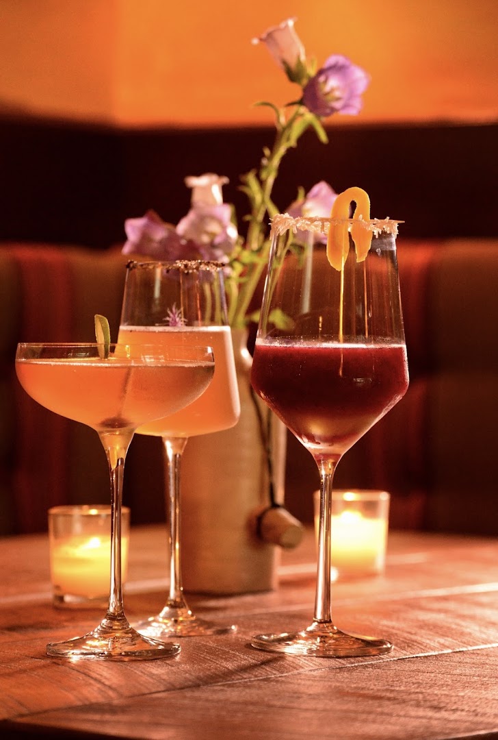 Alonetogether: high quality professional cocktail photo