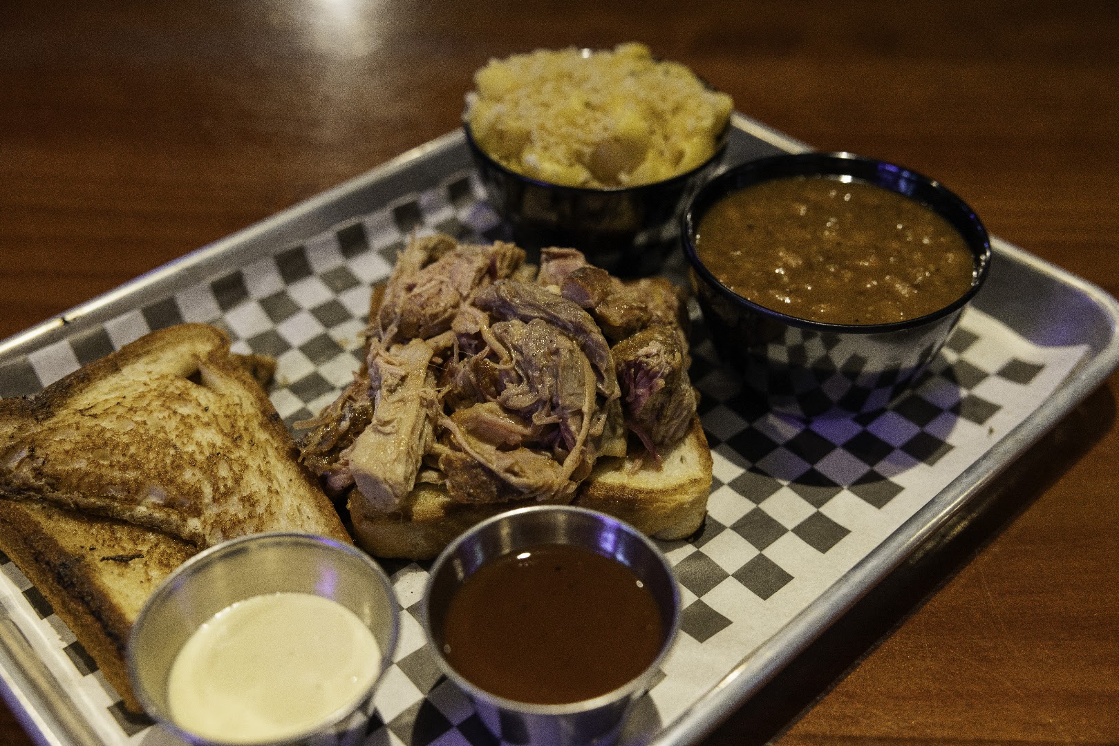 American Dive: appetizing photo of bar food