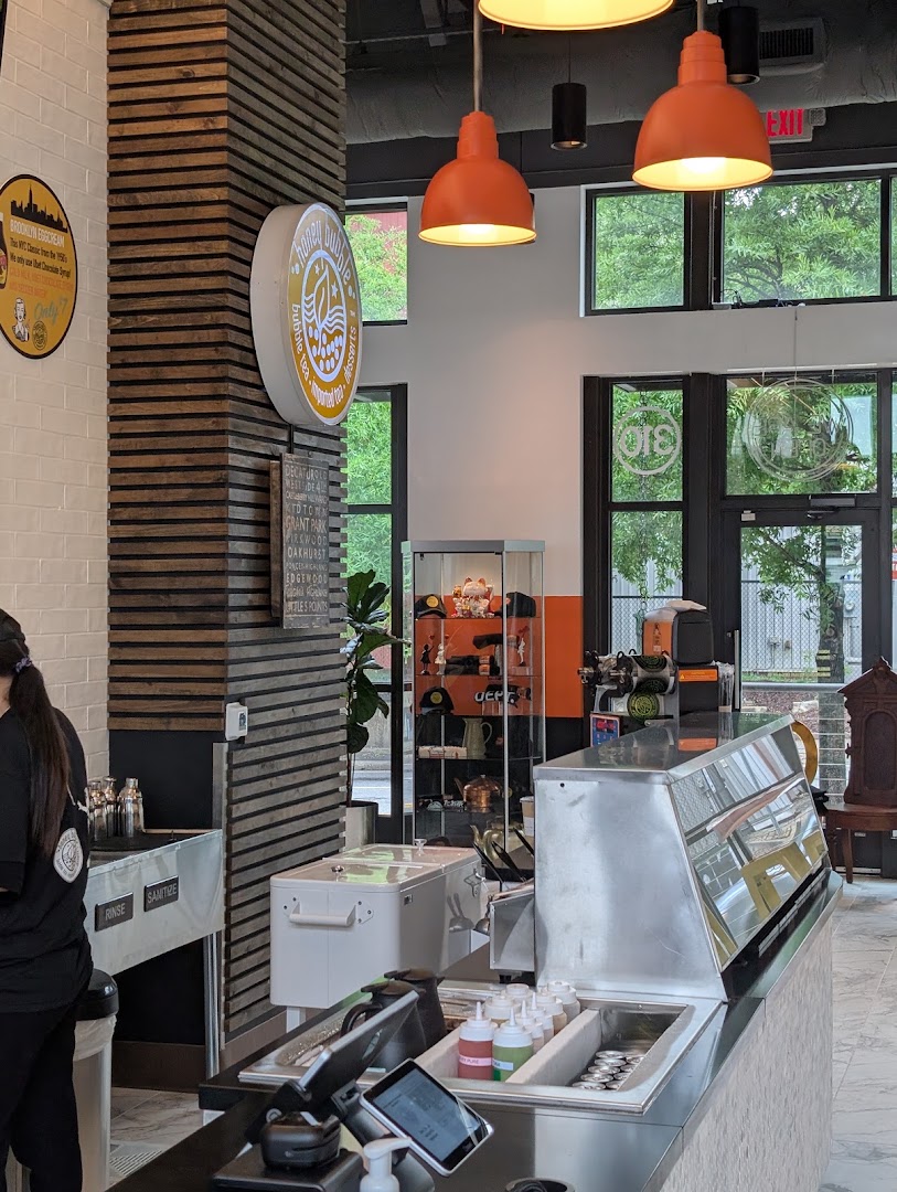 Honey Bubble Tea: clear, professional interior venue shot