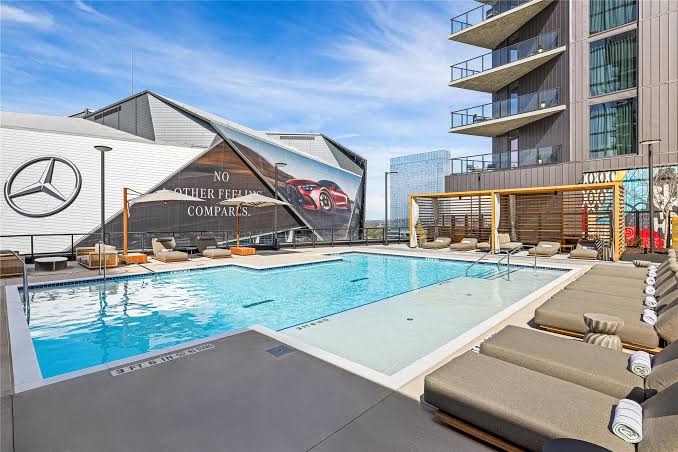 Hotel Phoenix Atlanta: high quality hotel pool photo