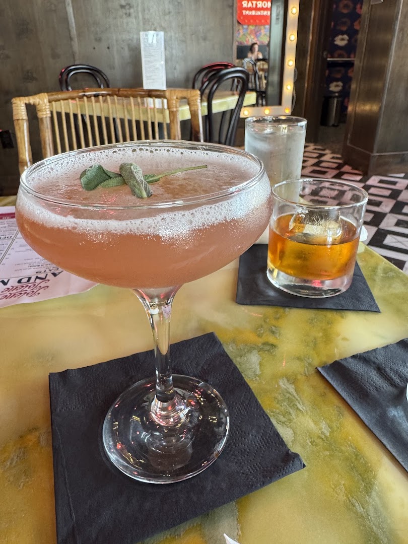 Jolene Jolene: appetizing photo of bar drinks