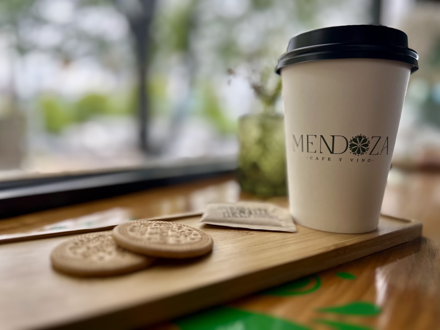 Mendoza Cafe y Vino: professional and appealing product shot