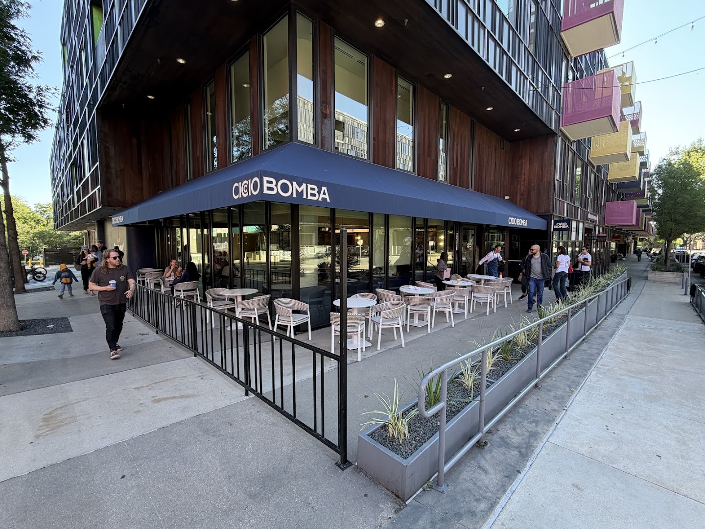 Ciccio Bomba: clear exterior shot of venue