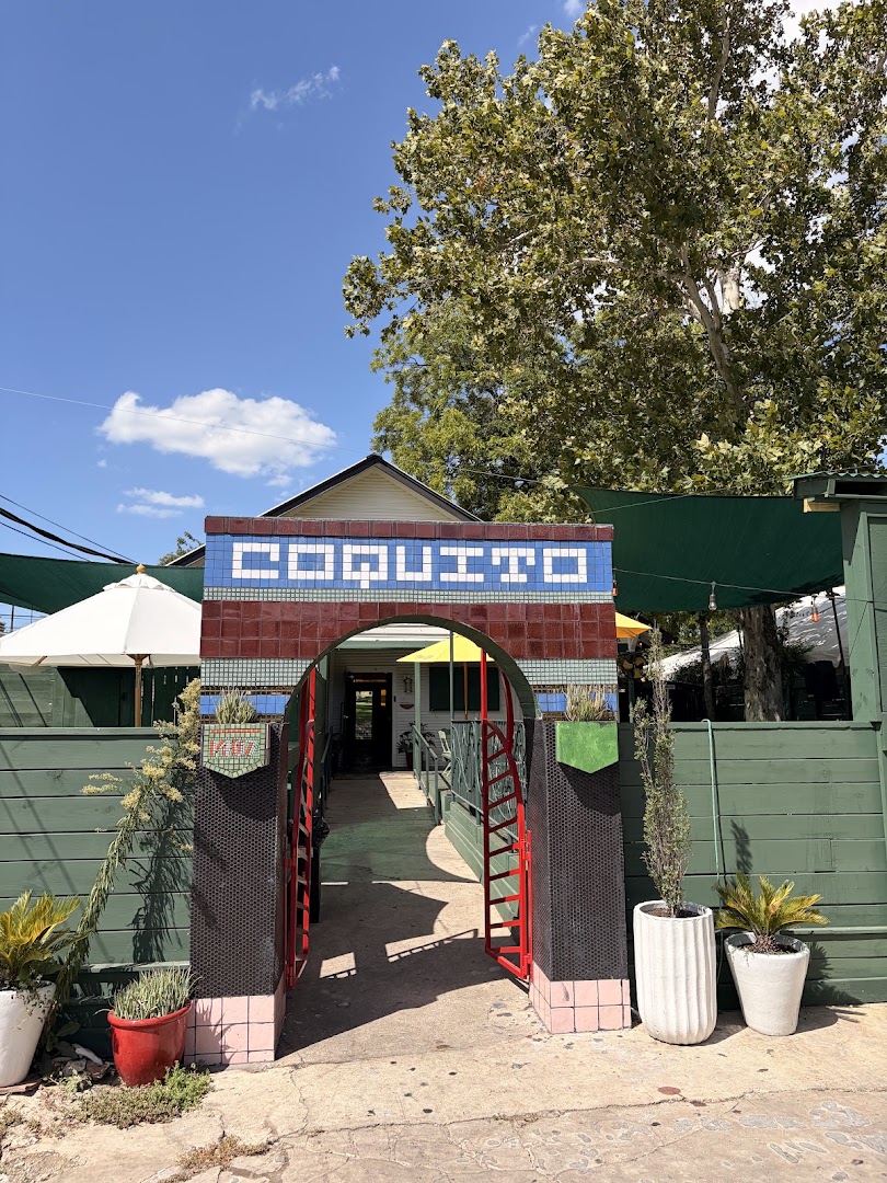 Coquito: clear, inviting exterior shot