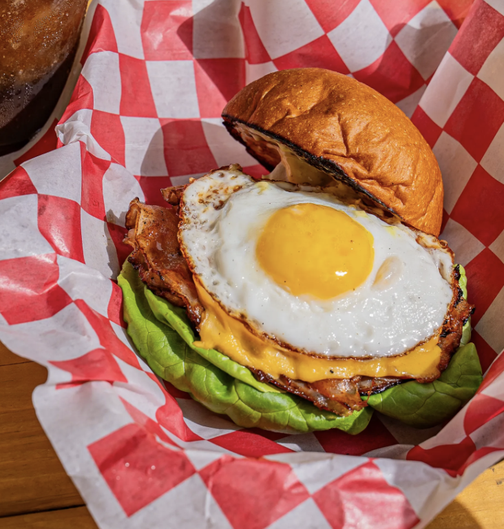 Lefty's Day & Night: appetizing, high-quality food photography