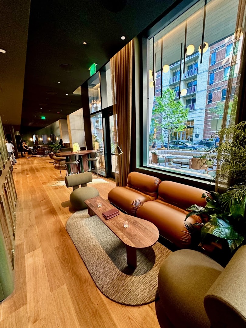 Modern Bar: high quality interior atmosphere shot