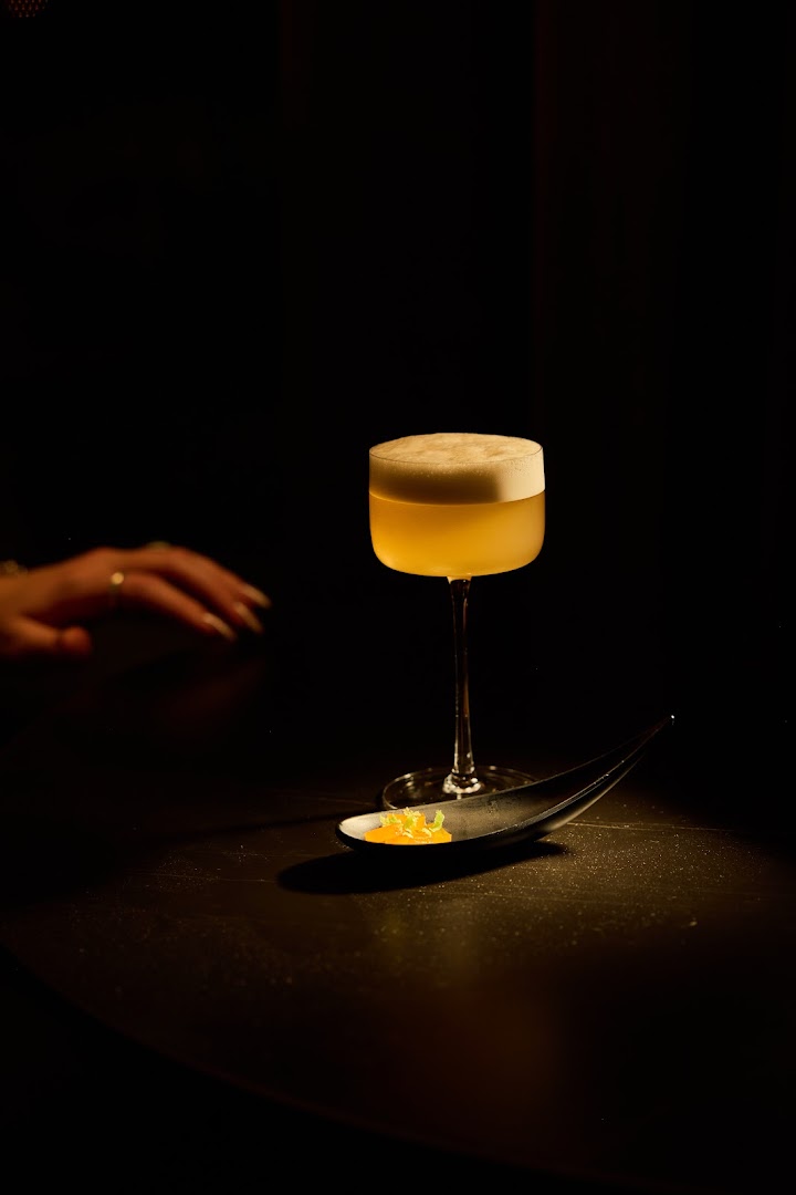 Modern Bar: professional, high-quality cocktail photography