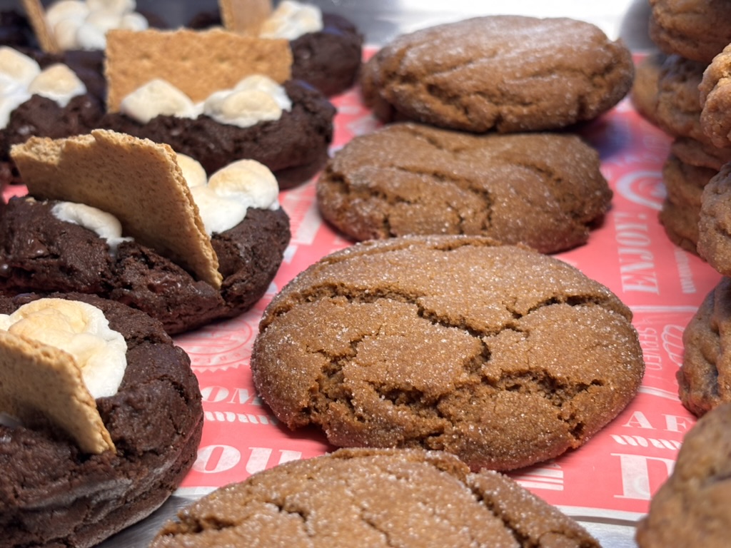 Neon Belly Coffee and Bakery: appetizing photo of fresh cookies