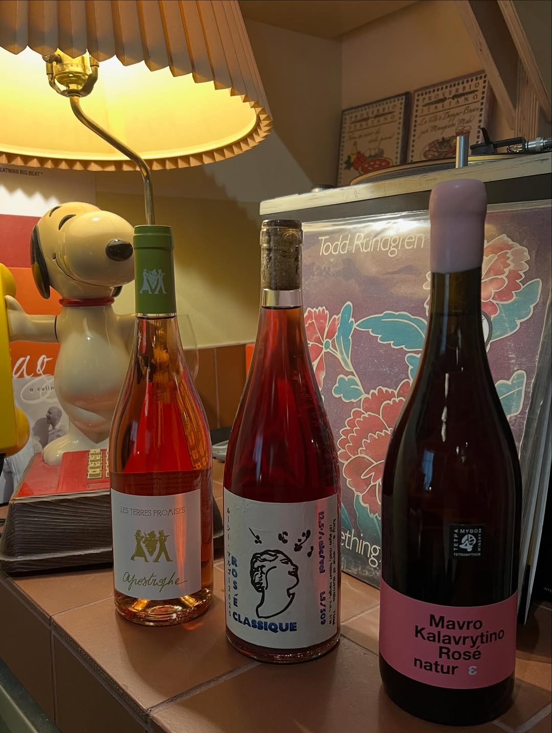 Small's Wine Bar: attractive display of wine bottles