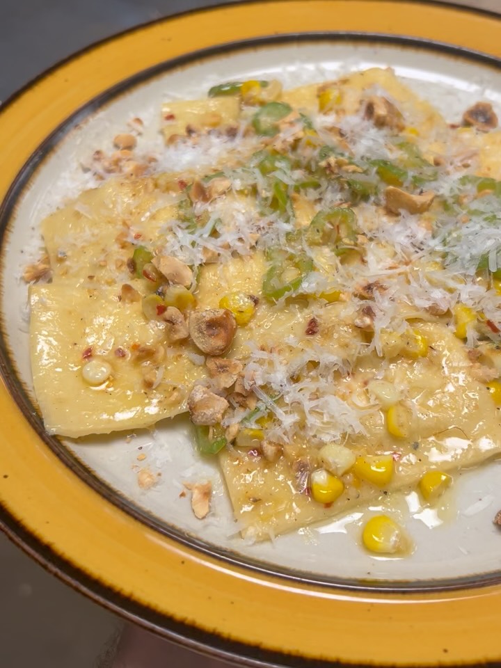 Small's Wine Bar: appetizing, high-quality food photography