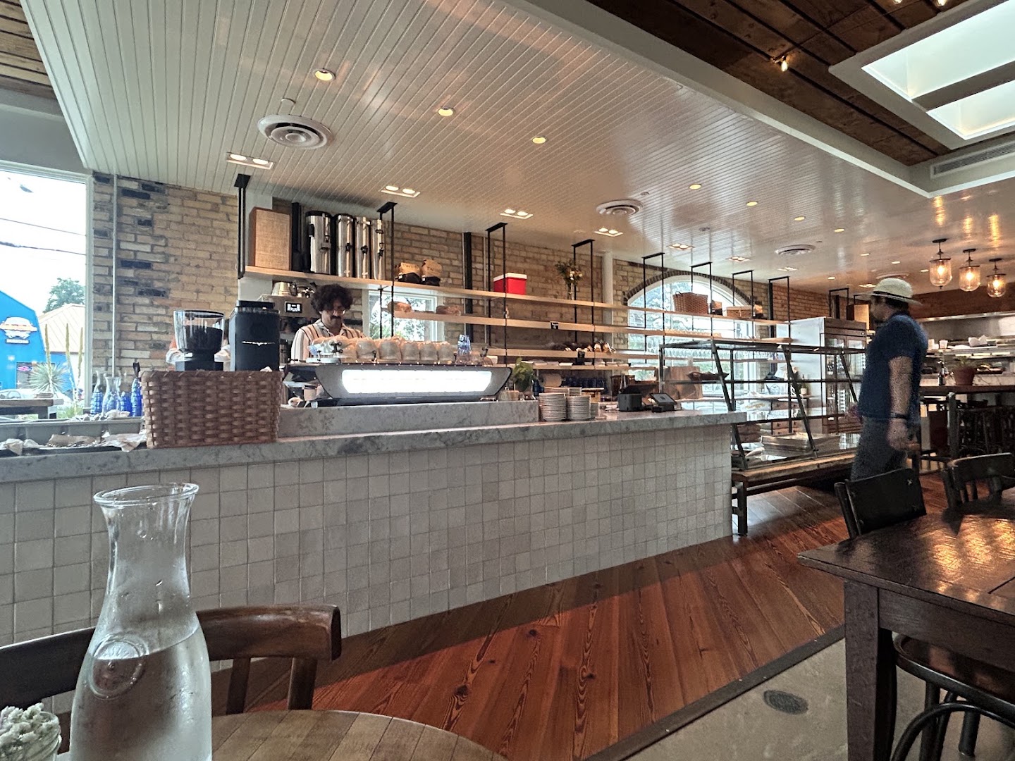 Texas French Bread: clear, inviting interior atmosphere