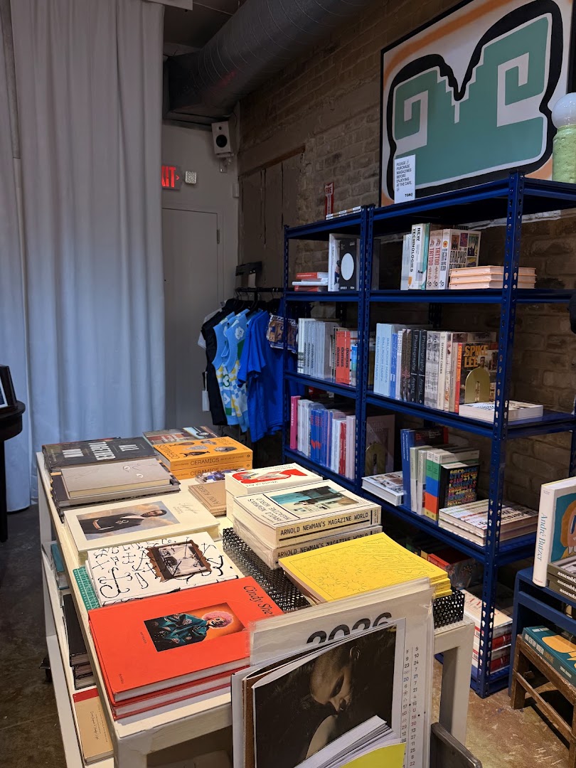 TOMO Mags: clear display of shop products