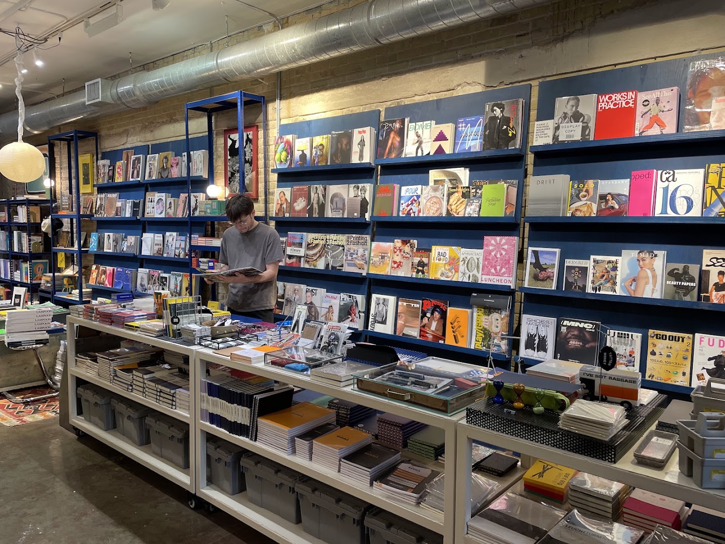 TOMO Mags: clear view of shop interior