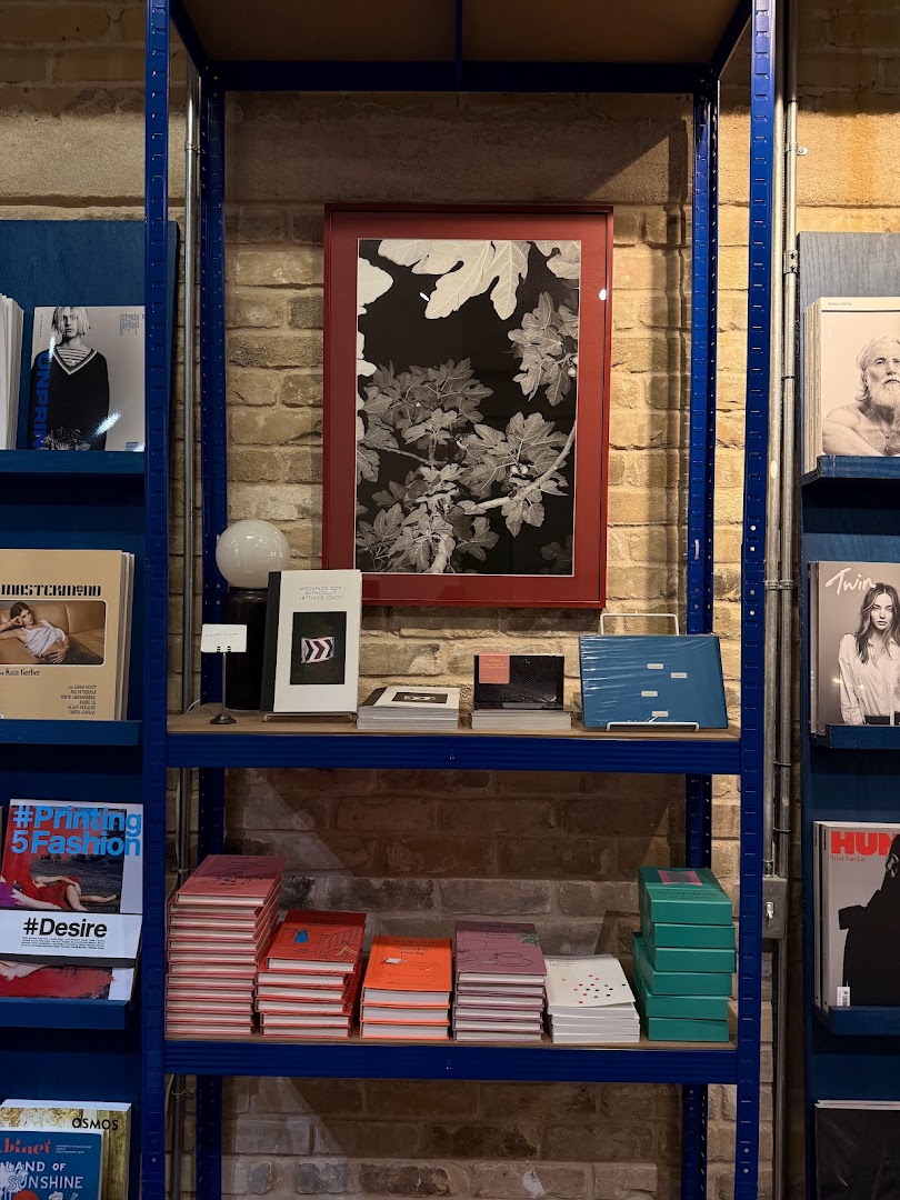 TOMO Mags: clear display of shop products