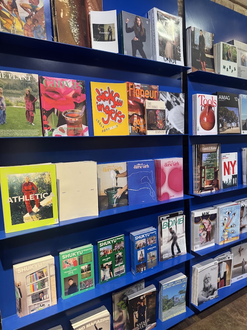 TOMO Mags: clear display of shop products