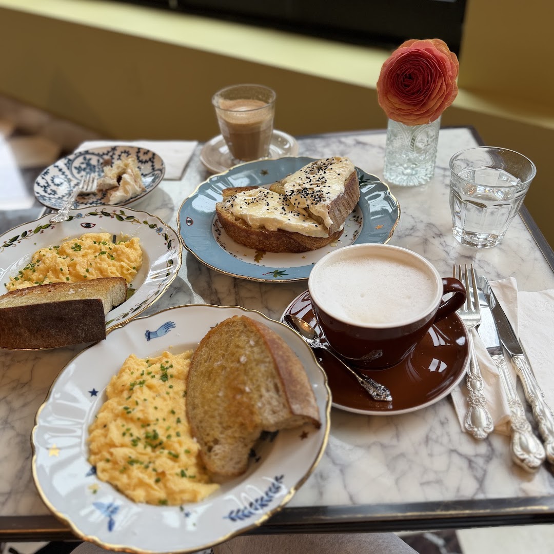 Elephantine Bakery: appetizing, high-quality breakfast spread