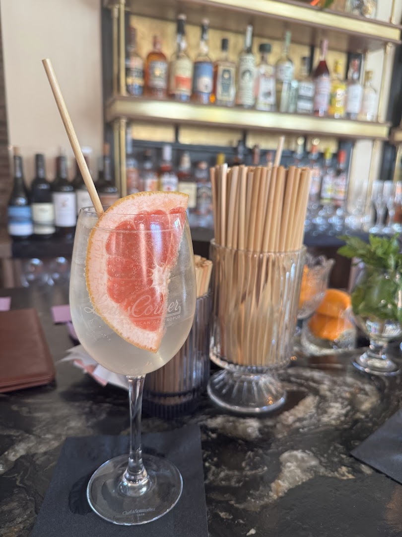 Louis Corner: appealing photo of restaurant drink